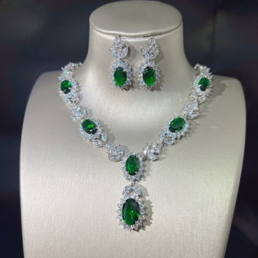 High-End Luxury Celebrity Style Jewelry Set – Simulation Emerald Tourmaline Full Diamond Earrings & Pendant Necklace