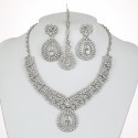 European and American Luxury Retro Crystal Necklace Set – Clavicle Chain 3-Piece Set for Women