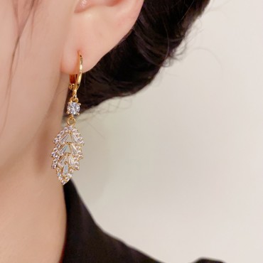 Exquisite Leaf Tassel Ear Buckle Earrings for Women | Light Luxury Fashion Jewelry