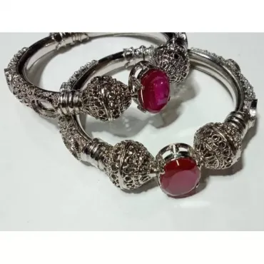 Exquisite White Polish Bangles Studded with Ruby Stones – A Statement of Elegance | (1 Pair)