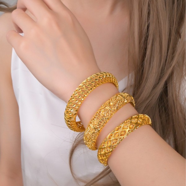 Cross-Border Fashion Dubai Gold Bracelet - Hollow Carved Totem Bridal Jewelry (Single Bangle)