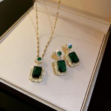 Luxury Internet Celebrity Emerald Necklace with Niche Earrings