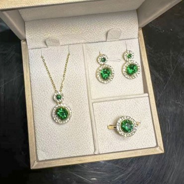 Vintage Emerald Gemstone Jewelry Set | High-End Necklace, Earrings, and Ring